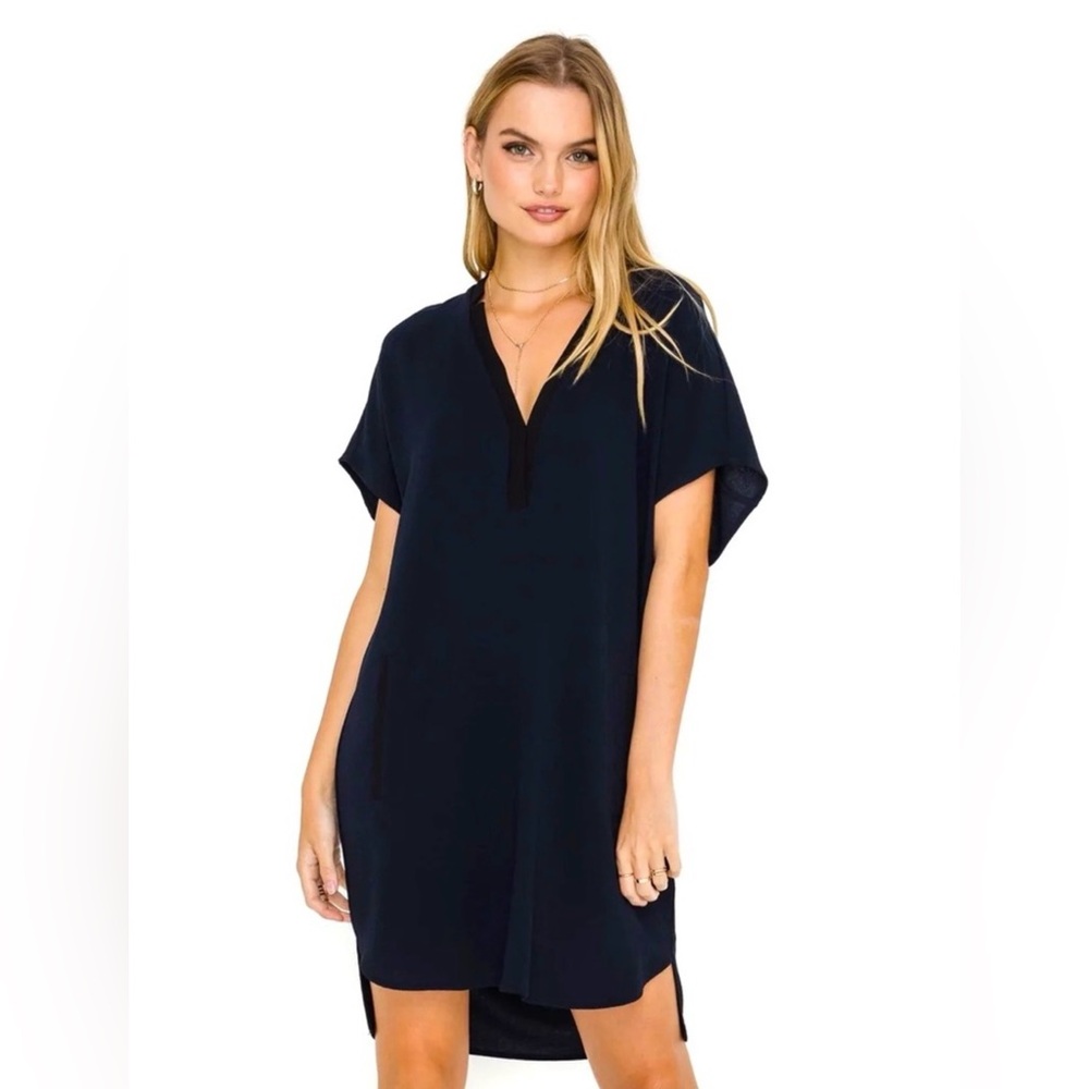 🌾‎ Astr Deep V-Neck Tunic Dress in Navy